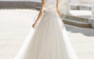 svatebni-saty-s-sirokou-tylovou-sukni-satenovy-vrchni-dil-svatba-v-kostele-na-zamku-v-prirode-6N146_2_SIRE